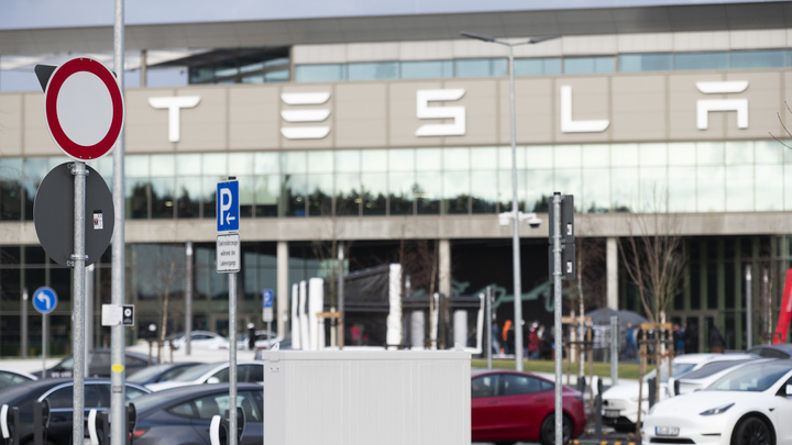Куча мёртвых роботов: Морозы в США превратили стоянки Tesla в кладбища