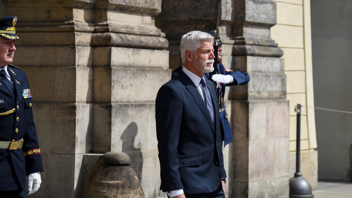 Президент Чехии разбился в аварии: Что случилось на закрытой трассе?