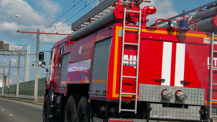 Крупный пожар в военном госпитале в центре Тулы сняли на видео