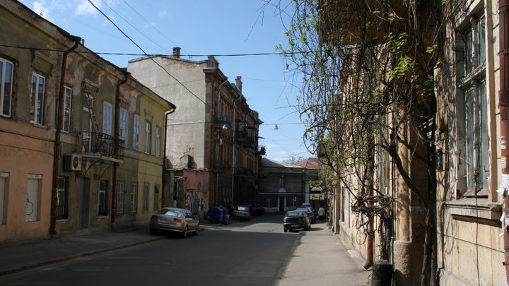 Облава в Одессе на будущих бойцов ВСУ. Микки Маус отреагировал смехом