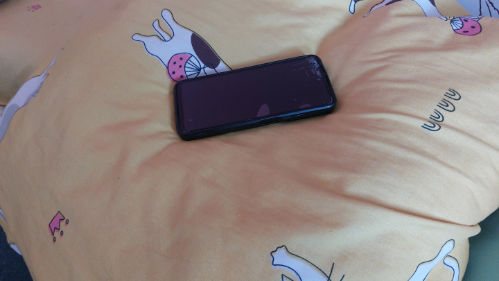 Это фантомы: жители России жалуются на массовые ночные звонки