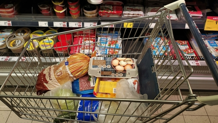 Куриные яйца, огурцы и полукопченая колбаса подорожали в Кузбассе за неделю