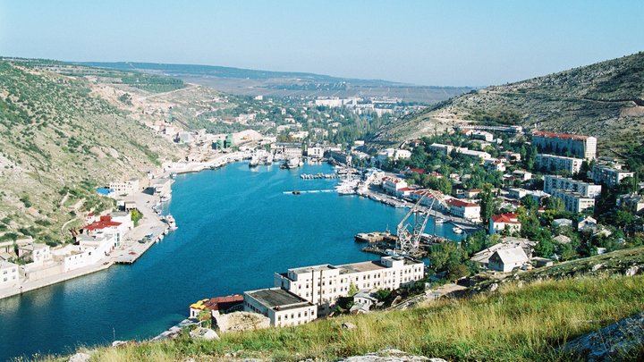 В энергоблокаде Крыма обвинили Порошенко. Но даже не он первое звено этой цепи