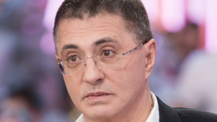 Доктор Мясников дал тревожный прогноз по омикрону в России: До 80 тысяч в день