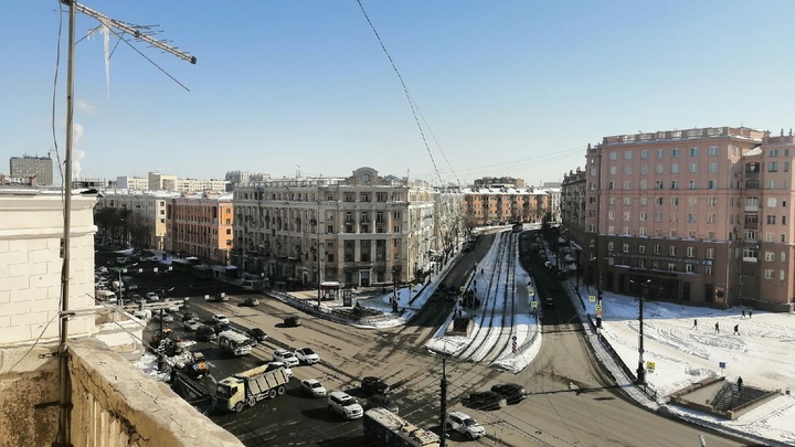 В Челябинске двух человек доставили в больницу после ДТП на площади Революции