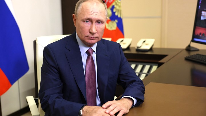 Путин: «Мир не должен основываться на диктате страны, которая считает себя представителем Бога»