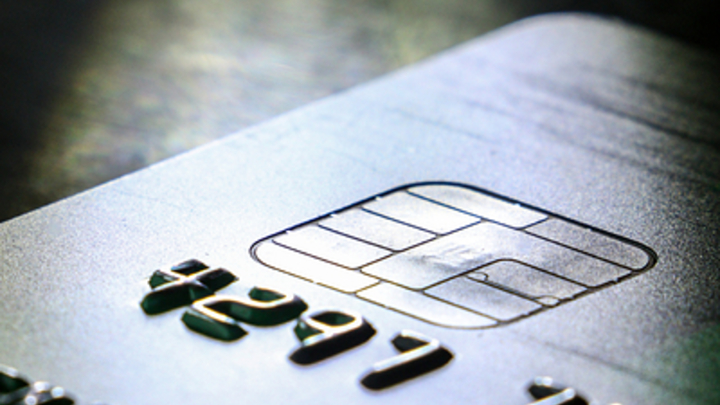 Санкции не помешали: В России растёт популярность расчётов по картам