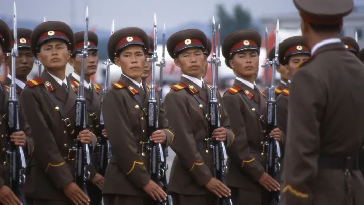 Раненные под Курском солдаты из КНДР оставили после себя трогательные надписи для врачей