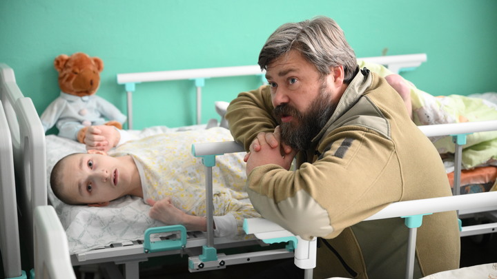 Спасая детство. В Луганск прибыл счастливый десант