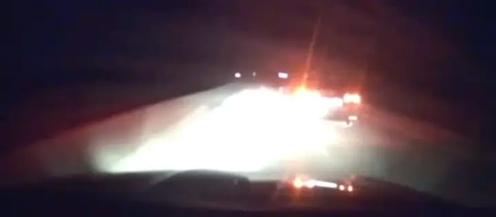 Пролетал перекрёстки на красный: стремительную Мазду преследовали полицейские в Магнитогорске Пролетал перекрёстки на красный: стремительную Мазду преследовали полицейские в Магнитогорске