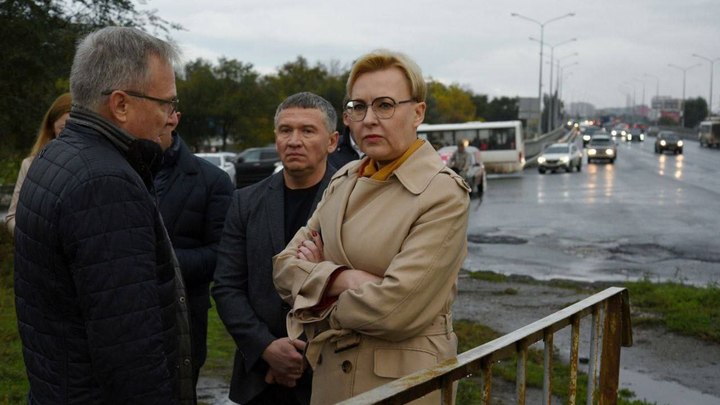 Глава Самары Елена Лапушкина рано утром 13 октября проверила вынуждено ремонтируемый Южный мост