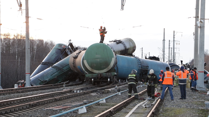 Движение поездов в сторону Москвы на месте катастрофы восстановлено