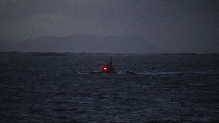 Министр обороны Британии Хили: мы следим и охотимся за подлодками России