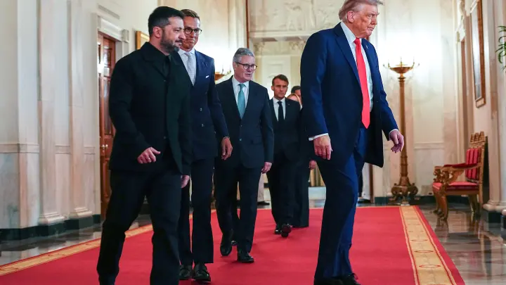 Дипломатический конфуз: Трамп не заметил президента Финляндии Стубба возле себя