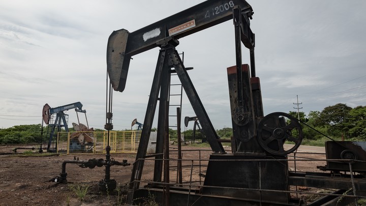 Министр нефтяной промышленности Венесуэлы готовится к переносу офиса PDVSA в Москву