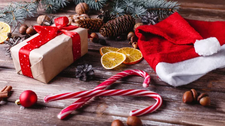 Диетолог назвал самые вредные сладости из новогоднего подарка