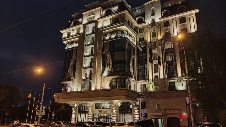 Сотрудница отеля Grand Autograph в центре Новосибирска пострадала в перестрелке