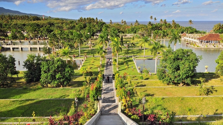 На Бали отменили концерты беглецов: Little Big и Гребенщиков* сделали заявления