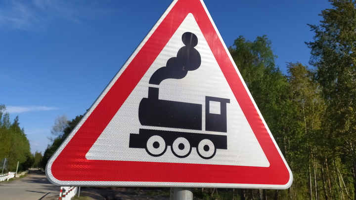 Запуск поездов в Крым из Запорожской и Херсонской областей переносится