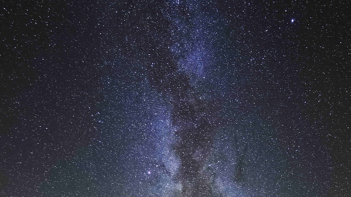 Уникальное явление: Зелёная комета в ночном небе заворожила наблюдателей