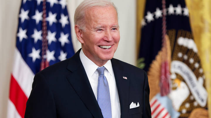 Байден сбежал от журналистов