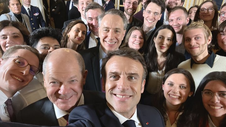 Макрон дразнит Путина. Обиделся за блок на все звонки?