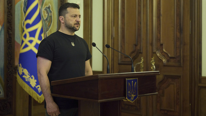 В Сети развеяли мечты Зеленского, напрямую связанные с Западом: Звонят другим нацистам