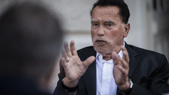 Я люблю Россию вместо правды о войне. Шварценеггер пополнил ряды переобувшихся