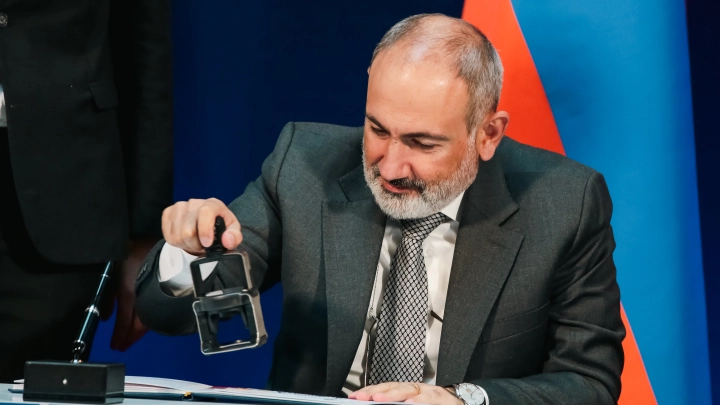 Падать больше некуда: Пашинян готовится сдать главе евродипломатии самое дорогое, что есть у армян