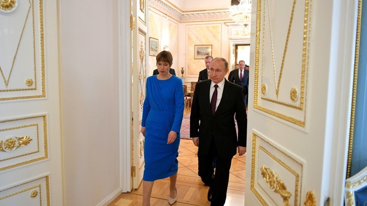 Президенту Эстонии порекомендовали наказать В. Путина за беспорядки в столице
