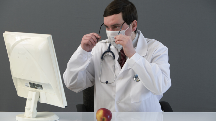 Ампутации не будет? Врачи дали надежду выжившему в мороз русскому бойцу Бабке