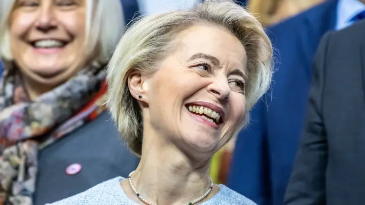Бунт против главы Еврокомиссии: в Румынии начали собирать подписи по вотуму недоверия фон дер Ляйен
