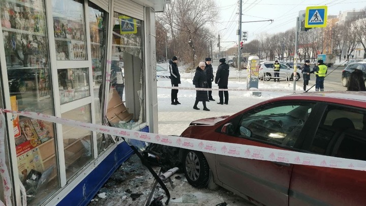 Камера видеонаблюдения сняла момент ДТП с погибшей пенсионеркой на челябинской остановке