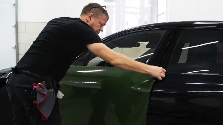 Тонировка по абонементу: в России могут легализовать затемнение стекол