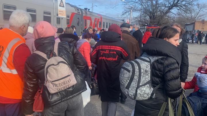 МИД Украины рекомендовал своим гражданам покинуть территорию России