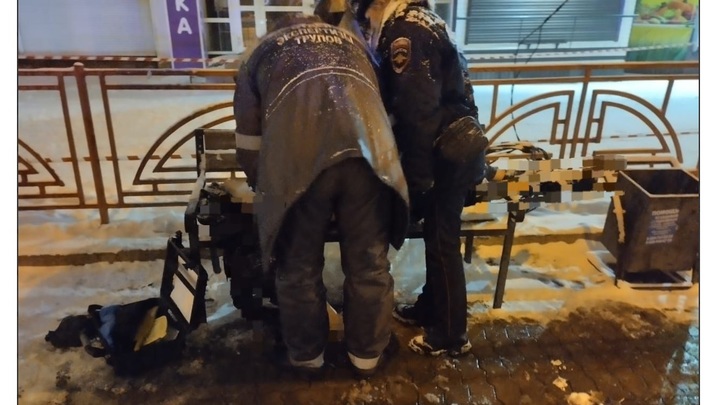 Подростка зарезали на остановке общественного транспорта в Иркутске