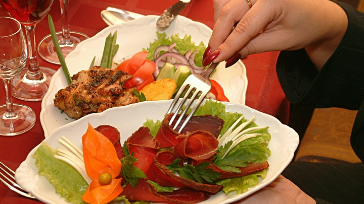 Одинаковые правила: Диетолог раскрыла секрет идеальной диеты