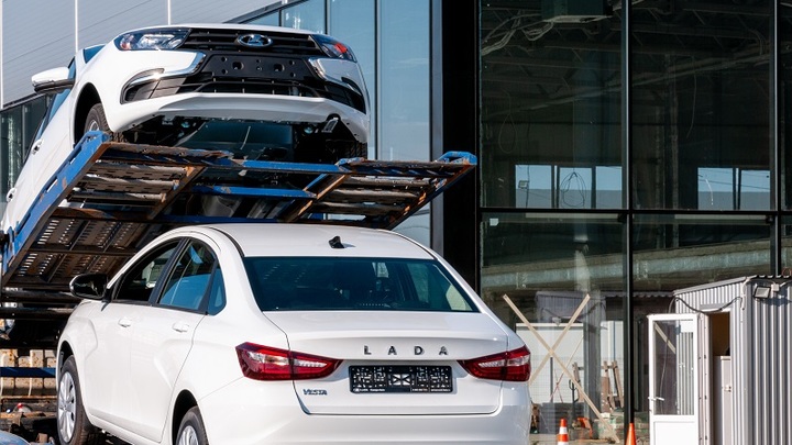 Дилеры «Лада» просят Мишустина повысить утильсбор на автомобили