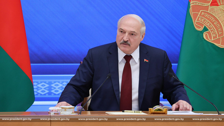 Все дело в Украине: Лукашенко впервые утвердил решение об охране госграницы в небе
