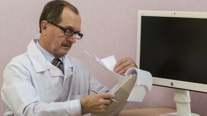 Социальная изоляция и дефицит витамина D повышают риск развития ранней деменции