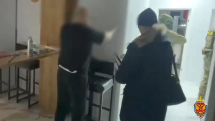 Праздник отменяется: задержание главы больницы челябинского ГУФСИН попало на видео
