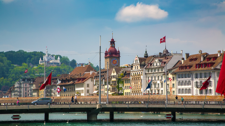 Народ Швейцарии взбунтовался против однополых браков: Да - семье, нет - союзу с кем угодно