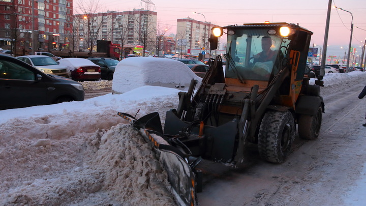 Власти Екатеринбурга проверили, как улицы города очищают от снега