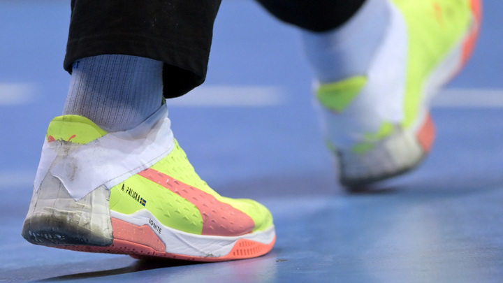 Сделать подошву идеально белой просто и быстро: Блогер поделилась копеечным способом