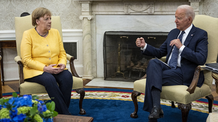 WSJ сообщила о неудачном звонке Байдена Меркель: Другие планы