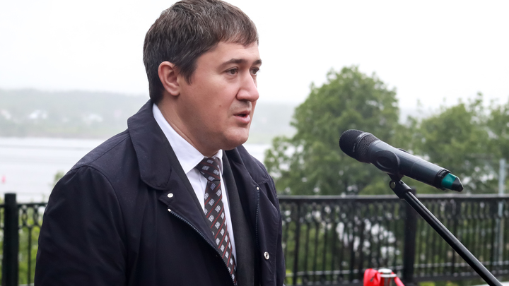 Губернатор Дмитрий Махонин поздравил пермских выпускников на краевом балу