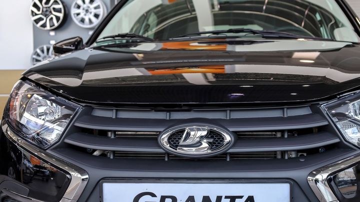 «АвтоВАЗ» представил замену Lada Granta