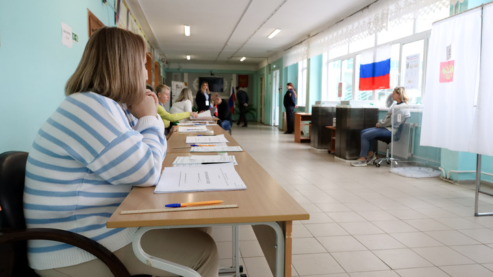 В избиркоме раскрыли явку избирателей в первый день голосования в Свердловской области