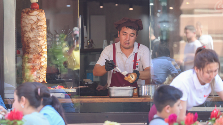 Более 80 человек слегли, вкусив шаурму в Карелии: У некоторых выявлен сальмонеллёз