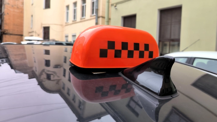 Вынужденная мера: таксисты Екатеринбурга отказываются работать